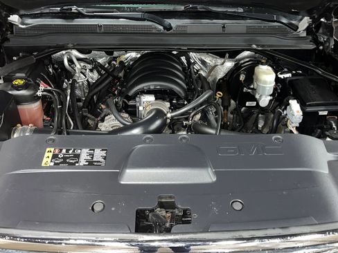 Used 2017 GMC Yukon SLE w/ SLE Value Package image 40