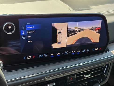 New 2025 Chevrolet Suburban Premier image 12