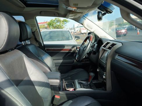Used 2014 Lexus GX 460 AWD/4WD image 23