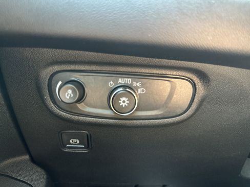 Used 2024 GMC Terrain SLE AWD/4WD image 20