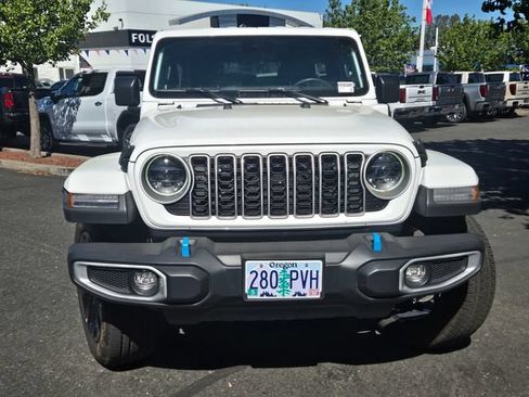 Used 2024 Jeep Wrangler Unlimited Sahara AWD/4WD image 2