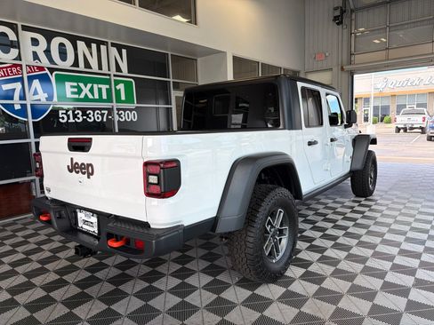 Used 2026 Jeep Gladiator Mojave AWD/4WD image 6