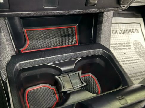 Used 2017 Toyota Tacoma SR image 17