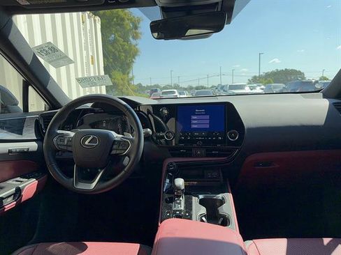 Used 2025 Lexus NX 250 FWD w/ Accessory Package (Z2) image 3