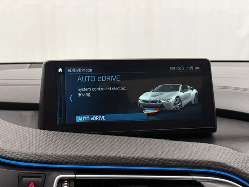 Used 2019 BMW i8 Roadster AWD/4WD image 23