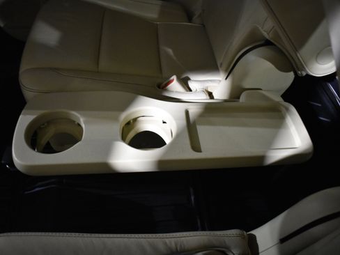 Used 2015 Toyota Highlander XLE image 29