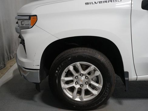 Used 2023 Chevrolet Silverado 1500 LT AWD/4WD image 5
