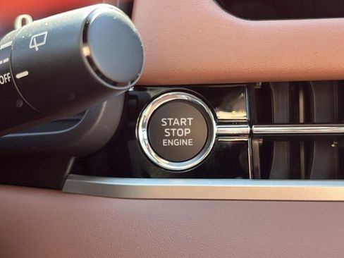 New 2026 Mitsubishi Outlander SEL FWD image 23