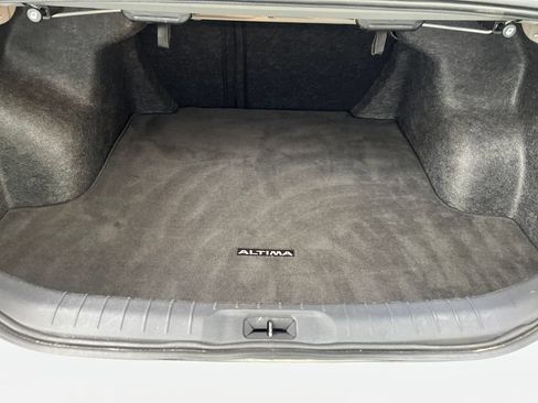 Used 2025 Nissan Altima 2.5 SV FWD image 31