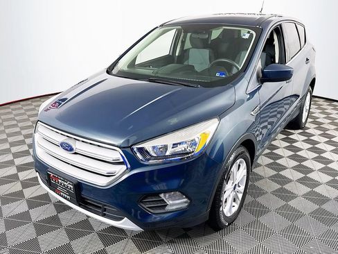 Used 2019 Ford Escape SE FWD image 3
