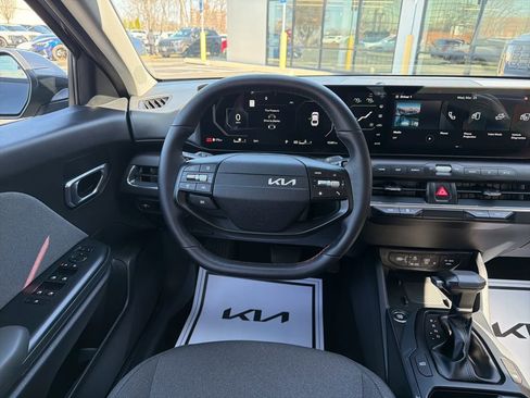 Used 2025 Kia K4 EX FWD image 24