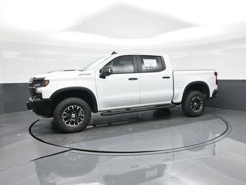 Used 2025 Chevrolet Silverado 1500 ZR2 w/ Technology Package image 7