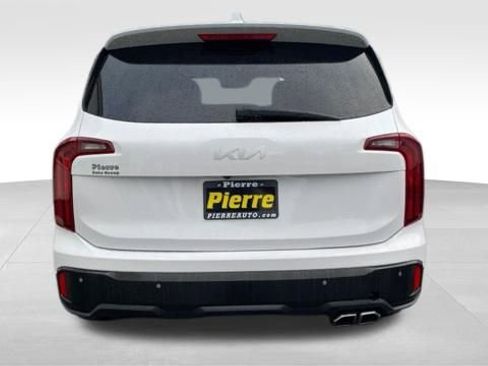 Used 2023 Kia Telluride S image 3