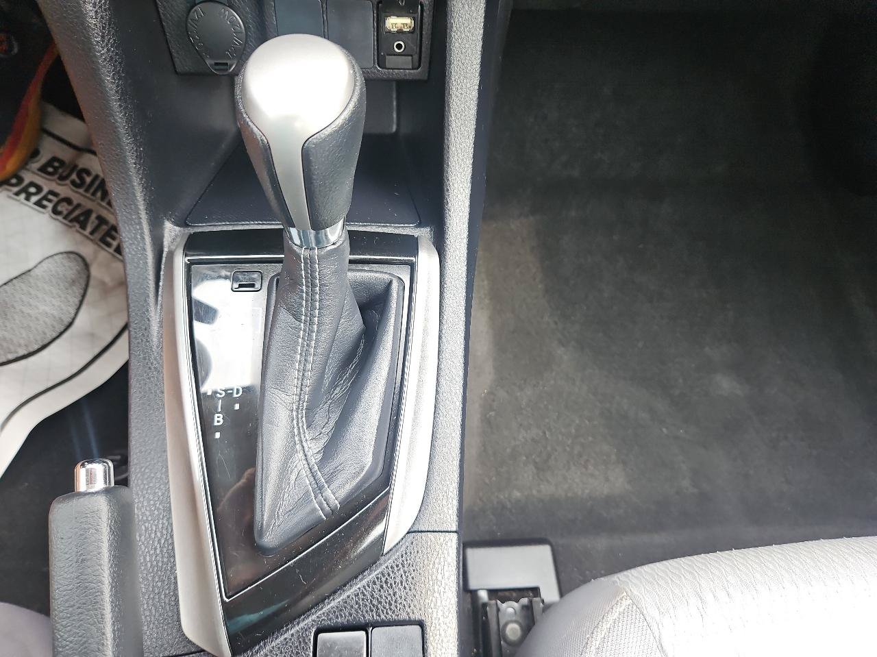 Used 2016 Toyota Corolla LE FWD image 33