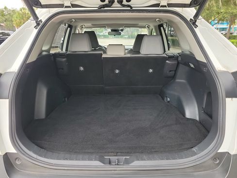 Used 2019 Toyota RAV4 XLE Premium w/ Cold Weather Package FWD image 8