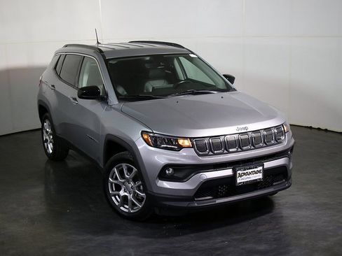 Used 2022 Jeep Compass Latitude image 7