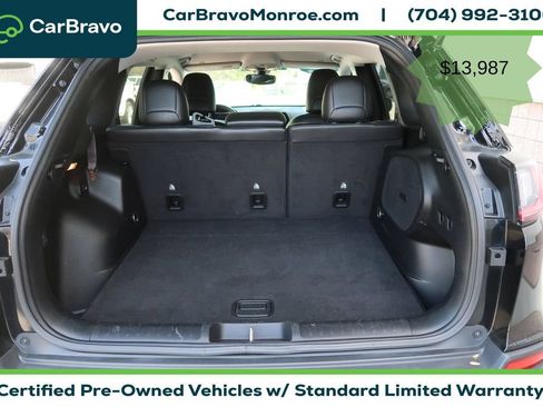 Used 2019 Jeep Cherokee Limited AWD/4WD image 34