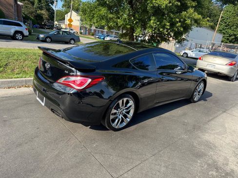 Used 2015 Hyundai Genesis 3.8 RWD image 4