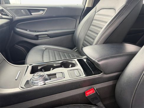 Used 2019 Ford Edge SEL w/ Equipment Group 201A image 31