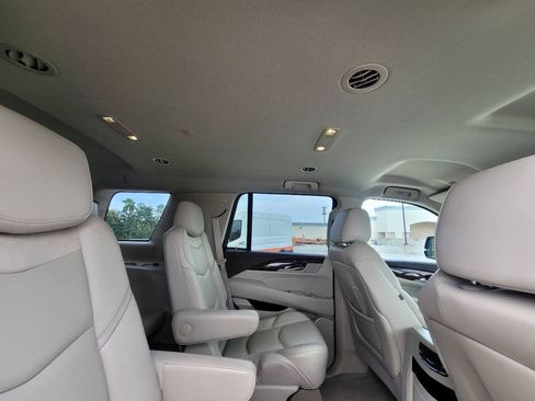 Used 2017 Cadillac Escalade 2WD image 22