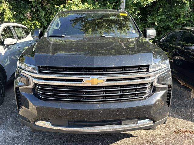 Used 2023 Chevrolet Suburban LT AWD/4WD image 2