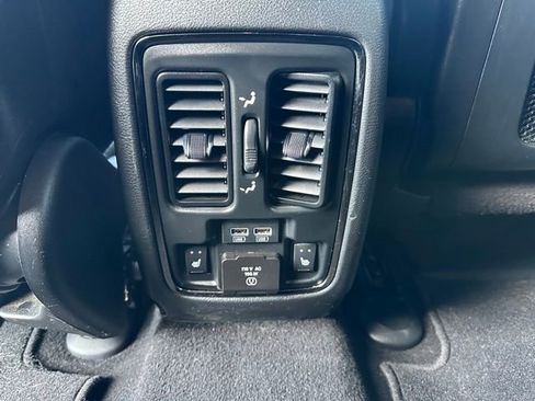 Used 2020 Dodge Durango GT image 25