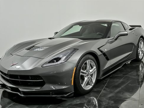 Used 2016 Chevrolet Corvette Stingray Coupe RWD image 5