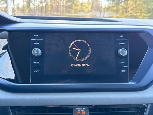 Used 2022 Volkswagen Taos SE image 23