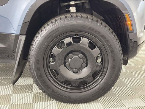 New 2025 Land Rover Defender 110 S image 36