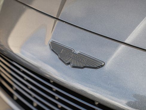 New 2025 Aston Martin Vanquish image 39