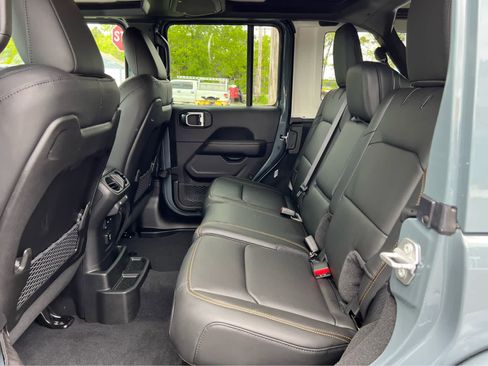 New 2025 Jeep Wrangler Unlimited Rubicon 392 image 29