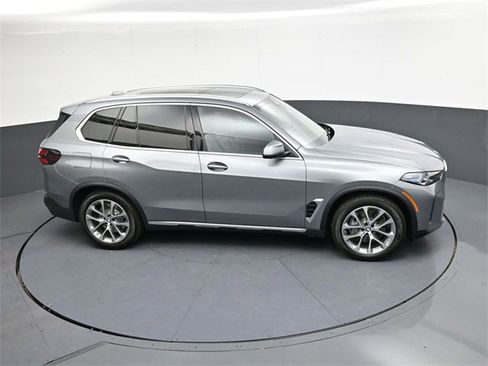 New 2026 BMW X5 xDrive50e w/ Climate Comfort Package image 18
