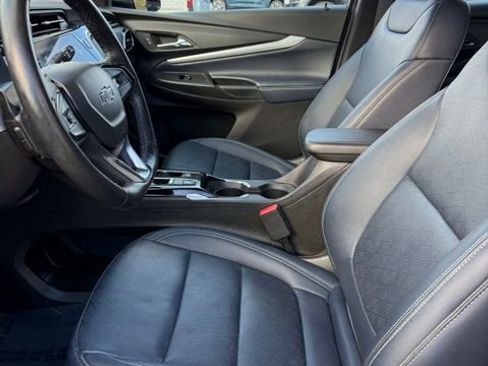 Used 2022 Chevrolet Bolt EUV LT w/ Convenience Package image 13