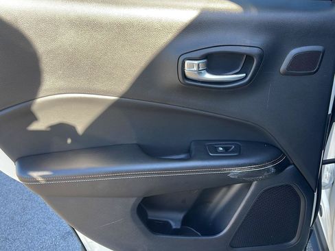 Used 2021 Jeep Compass Latitude w/ Sun and Sound Group FWD image 32