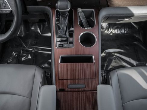 Used 2021 Toyota Sienna XLE image 28