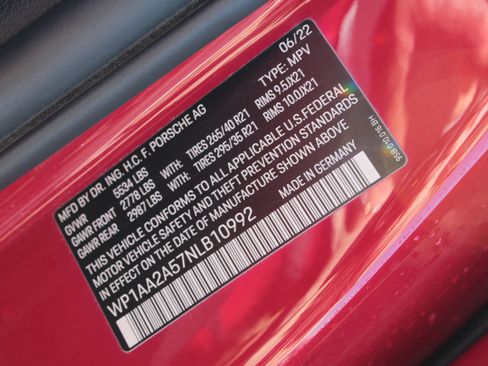 Certified 2022 Porsche Macan image 30