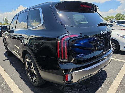 Certified 2025 Kia Telluride EX FWD image 15