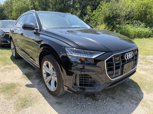 Used 2023 Audi Q8 Prestige w/ Prestige Package AWD/4WD image 4
