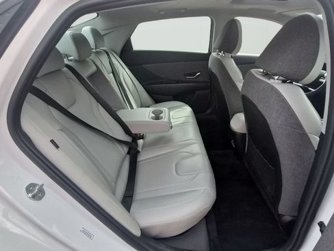 Used 2024 Hyundai Elantra Limited FWD image 14