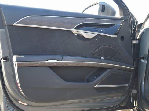 Used 2019 Audi A8 L 3.0T image 12