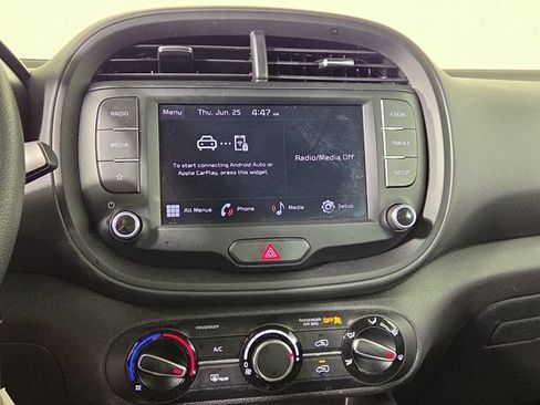 Certified 2025 Kia Soul LX w/ LX Technology Package FWD image 16