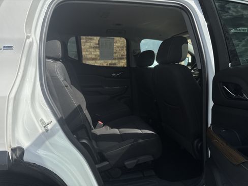 Used 2020 GMC Acadia SLE w/ Driver Convenience Package FWD image 13