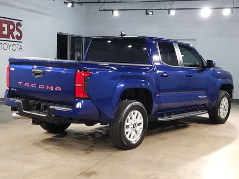 Certified 2025 Toyota Tacoma SR5 AWD/4WD image 7