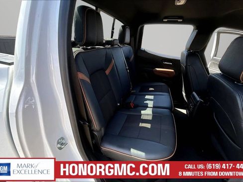 Used 2024 GMC Canyon AT4 AWD/4WD image 25