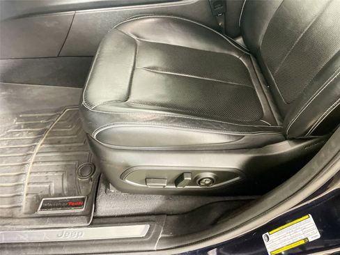 Used 2023 Jeep Grand Cherokee L Overland image 23