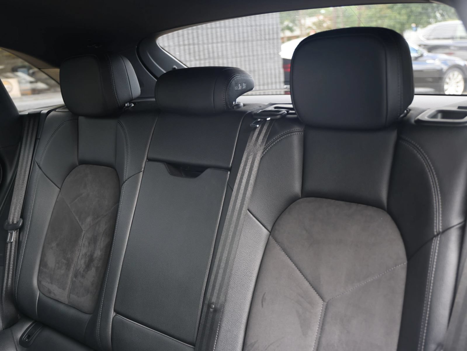 Used 2019 Porsche Macan AWD/4WD image 26