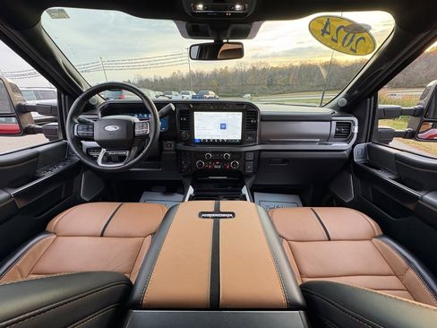 Used 2024 Ford F350 Platinum image 31