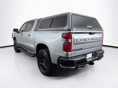 Used 2025 Chevrolet Silverado 1500 Custom Trail Boss w/ LPO, Dark Essentials Package image 2