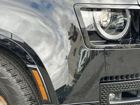 Certified 2025 Land Rover Defender 130 X-Dynamic SE AWD/4WD image 11