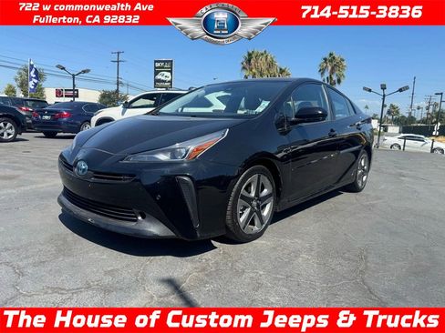 Used 2020 Toyota Prius XLE image 1